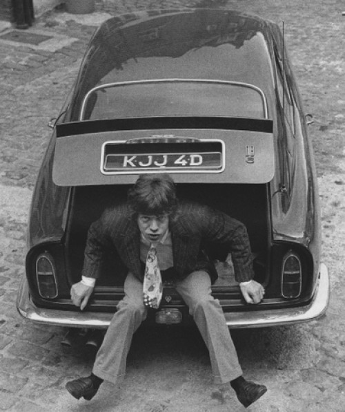 How do We Value Number Plates?